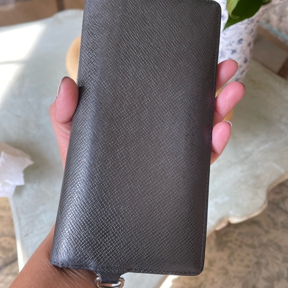 Louis Vuitton Black Taiga Leather Accordion Chain Wallet Long Flap - Picture 11 of 14